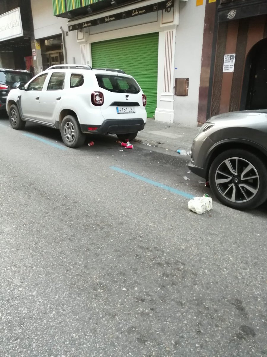 incivismelleida's tweet photo. Brutícia i falta de neteja als carrers Bonaire, Teuleries, Sant Martí. Regal que provoca l'oci nocturn i l'incivisme.
@paerialleida @flarrosa @begonyaiglesias @crismoronmolina fareu alguna cosa❓O soy dels qui día passa legislatura empeny ‼️
#prouimpunitat https://t.co/00YcK4Uuon