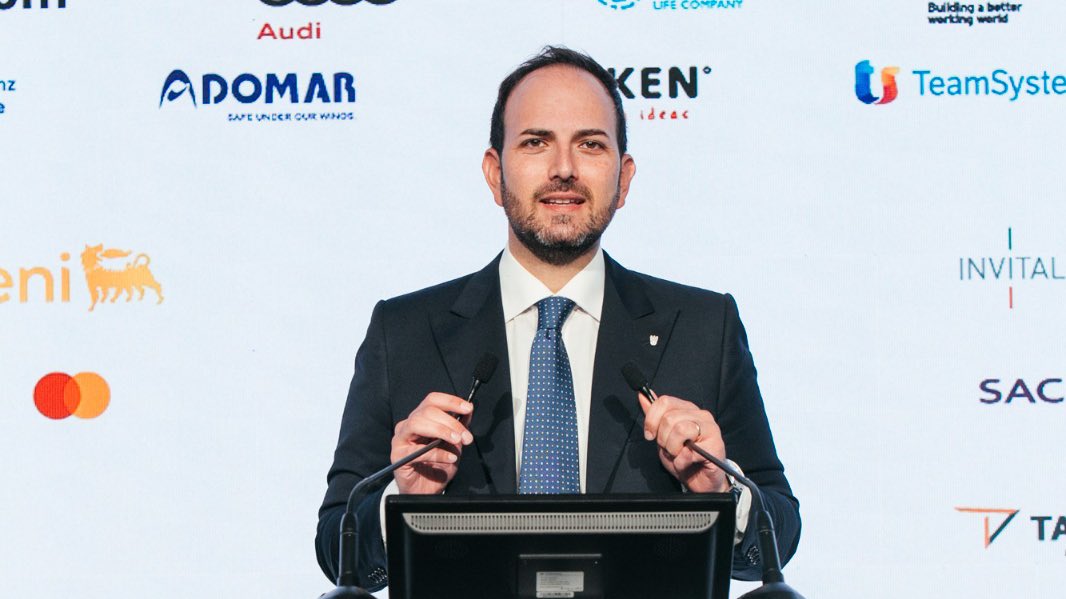 I Paesi fortemente indebitati sono sempre fragili. Occorre incidere su crescita e spesa pubblica. L’una va aumentata, l’altra va diminuita ed efficientata. Non è né serio né corretto continuare a vivere a debito sulle spalle di chi è giovane o non è ancora nato #Capri2023