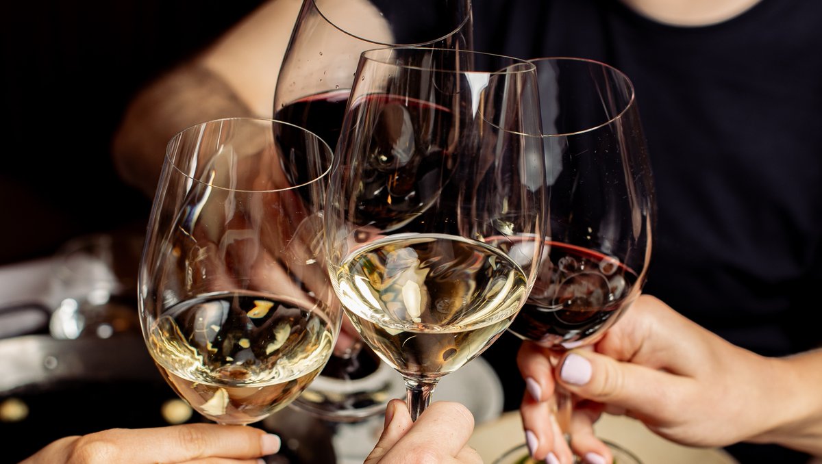 TastCatala's tweet photo. Sippin' into the Weekend! 🍷⁠
⁠
Gather your friends and join us for a delicious selection of wine and tastets! ✨ ⁠
⁠
Don't miss out on the perfect excuse to indulge in good company and even better food. See you this weekend! https://t.co/SCAGZixpq3