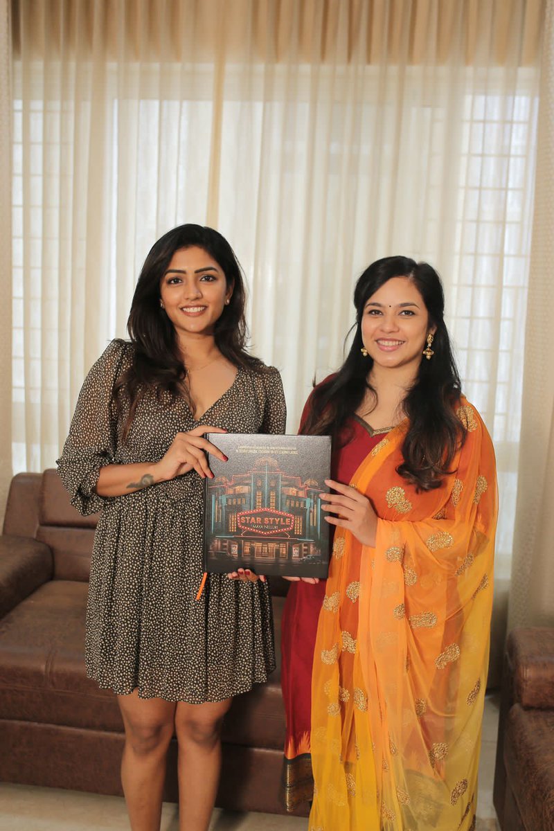 rohan_4510's tweet photo. Talented Telugu actress #EeshaRebba unveiled a unique coffee-table book titled Star Style. Written by @MayaNelluri,

#StarStyle is a must have for all cinema fanatics. Check out the unveiling by @YoursEesha below. Grab your copy today at Amazon (https://t.co/zslKax1c5z) https://t.co/cD6Q0jKx3t