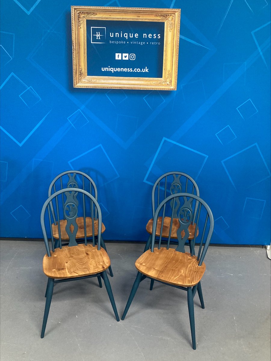 Our local restoration team have revitalised these Ercol dining chairs, using Frenchic Al Fresco After Midnight and Osmo Oil.
Available as set of four only
£350 W: 40cm H: 83cm D: 44cm