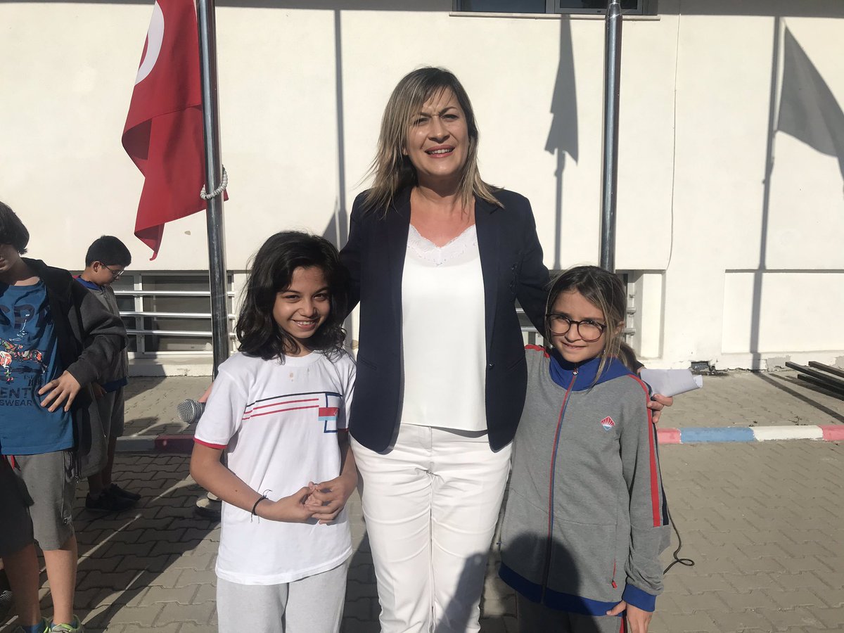 BKkarsiyaka's tweet photo. 2023-24 eğitim dönemi öğrenci başkanı seçilen Deniz Erden ve başkan yardımcısı seçilen Ada Karakan ile sınıf temsilcisi seçilen öğrencilerimizi tebrik ediyoruz❤️💙 https://t.co/8kb2vAr0Ly