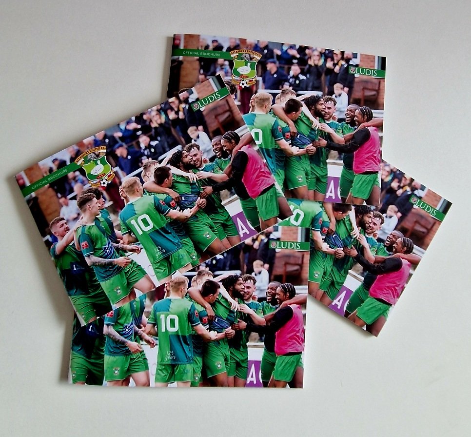@AylesburyUtdFC Official Brochure back from the printers today.

The clubs quota of 1000 copies were delivered today and the distribution of a further 4000 will be taking place very soon.

For information on how to grab a copy, please contact the club ⚽️⚽️⚽️.

#uptheducks 🦆🦆🦆