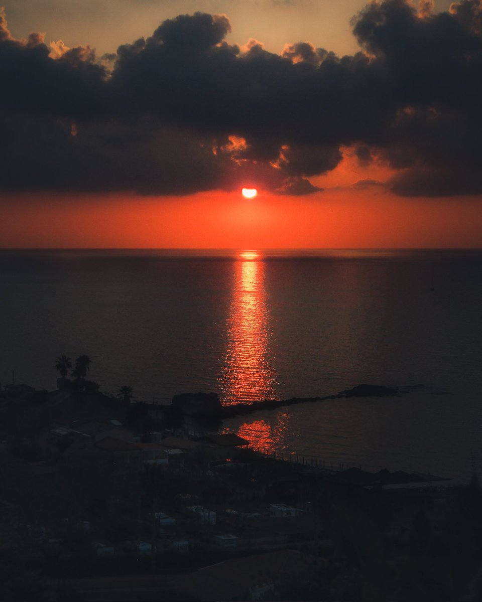 EuQuaresma's tweet photo. Italian sunset from different perspectives

#FYP #fypシ #Travel #travelphotography #sunsetphotography #sunset #italy https://t.co/qEs362fpT3