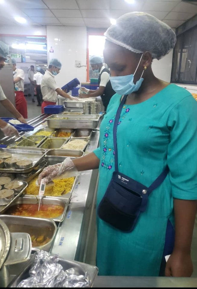 NutritionistsRw's tweet photo. Our own @EBatetiwabo in INDIA-Bangalore for 3months internship program to reinforce her #Dietetics skills in Ramaiah Memorial Hospital
We hope that this will have a great impact on @kfaisalhospital customers, #Nutritionists & Rwandans at large!
We wish her well
#NutritionIsLife https://t.co/okGbInBzn8