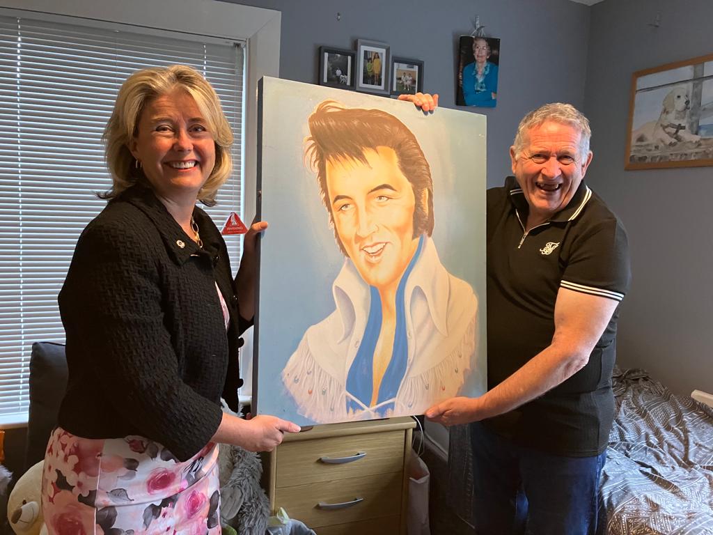 estuary_ha's tweet photo. We were delighted that Anna Firth MP came to visit our five Leigh-on-Sea residents at Kingswood Chase, as part of the Starts at Home Campaign!  #OneEstuary #NHF #StartsatHome https://t.co/3VDOAvbIXt