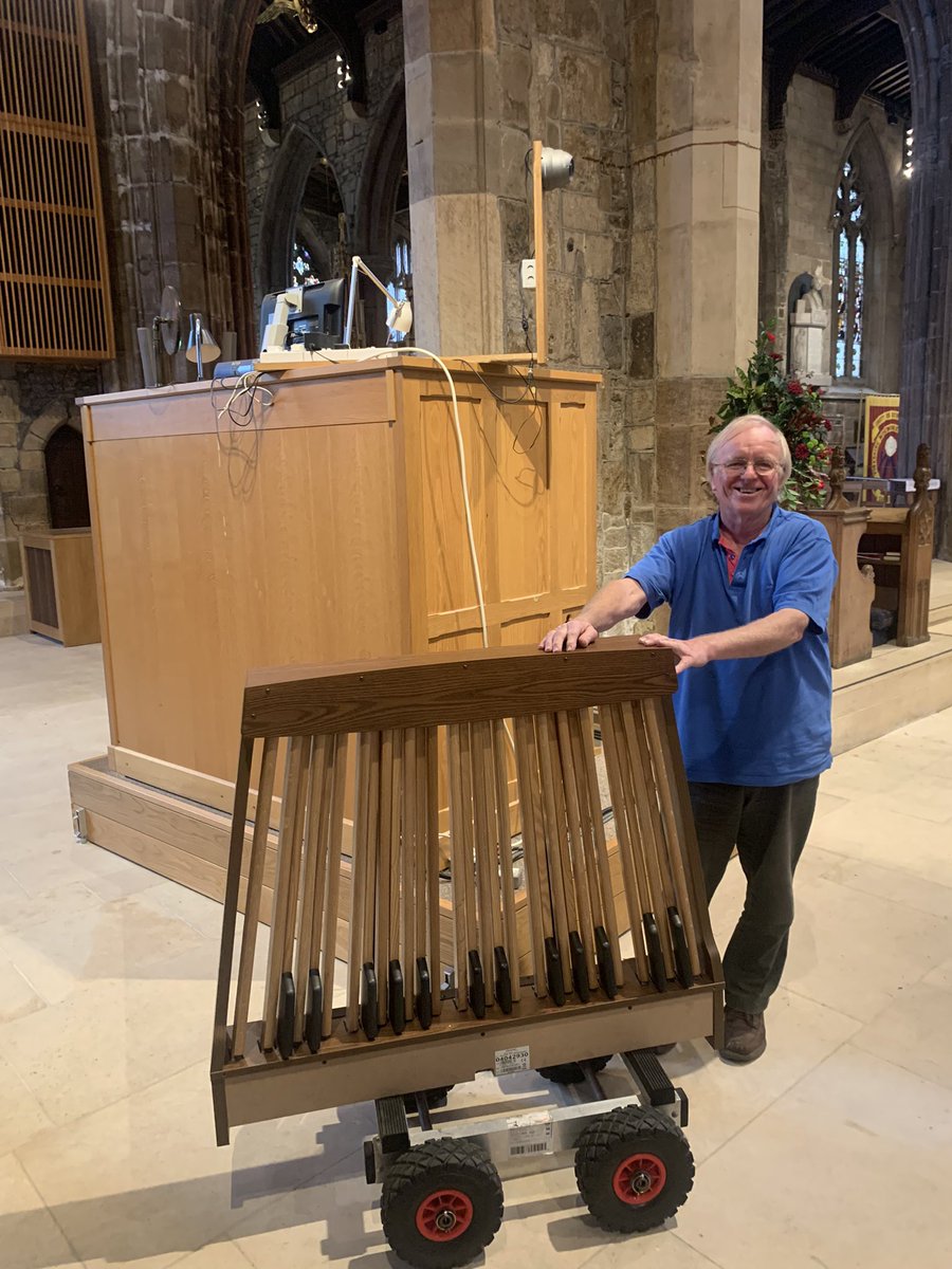 I’m most grateful to the Royal College of Organists and @ViscountOrgans for the delivery of our new @sheffcath practise & teaching instrument, which now lives in the Chapter House. David W who delivered it is a hero too 🎹 #KeyboardStudies #CentreofExcellence