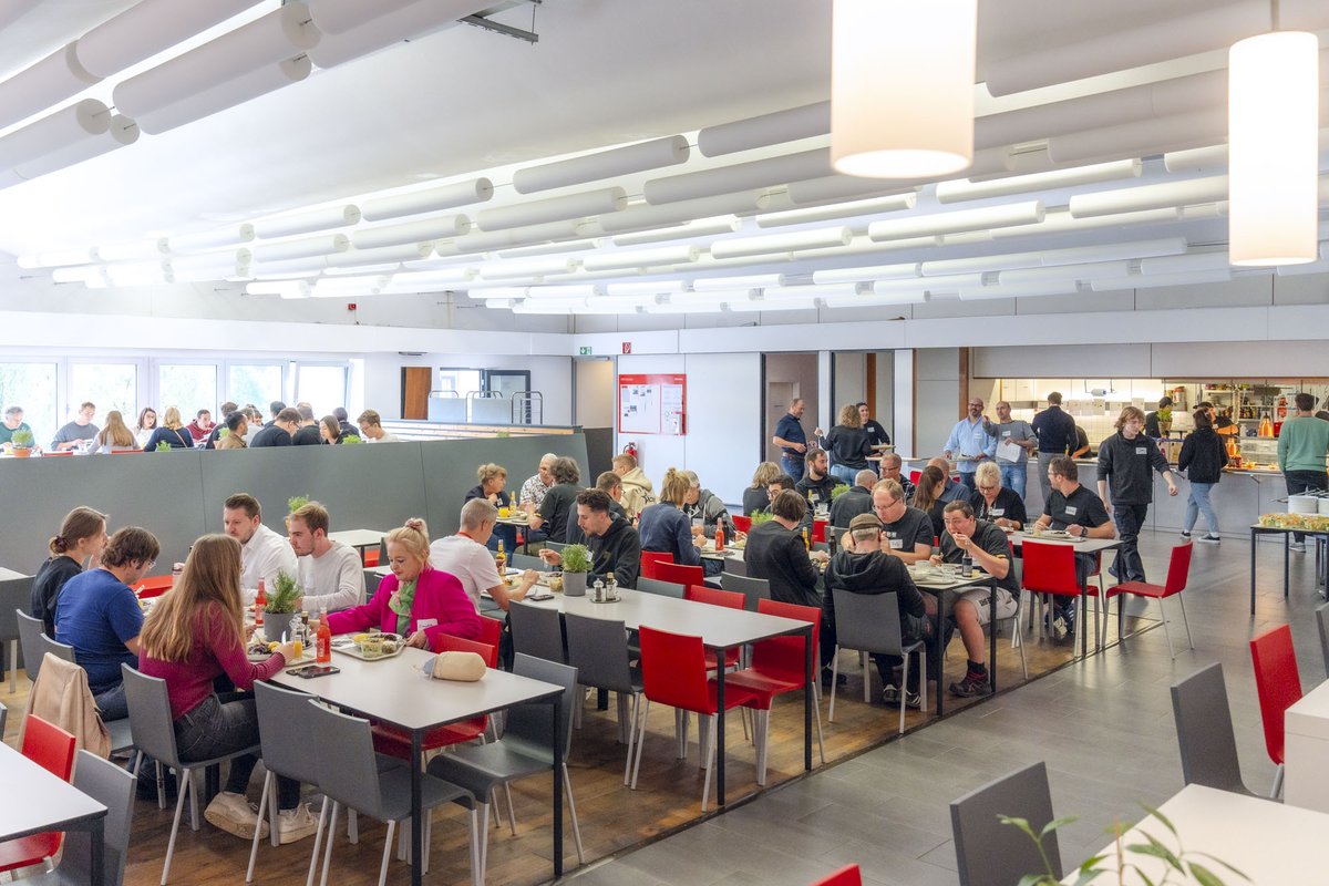 RIEDELnet's tweet photo. Bon Appetit 🍝😋 At this week’s networking lunch we had a delicious traditional German Sauerbraten and great new conversations! With good food and excellent company, we were able to expand our network and get to know new perspectives from within the company! https://t.co/JrWcIm247b