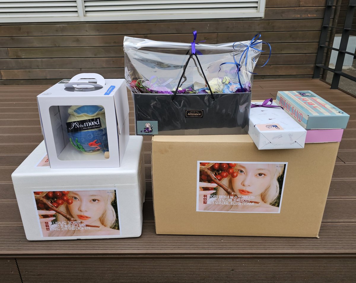 Belloci_0619's tweet photo. 🐶도시락 서포트🐶

💛휘인 인더무드 정규앨범 뮤직뱅크💛

휘인이의 첫 정규앨범을 축하하기 위해 
휘인이와 휘인팀에게 도시락 서포트를 진행하였습니다😍

#마마무 #휘인 #휘인서포트 #Wheein https://t.co/yMwaNJXgJf
