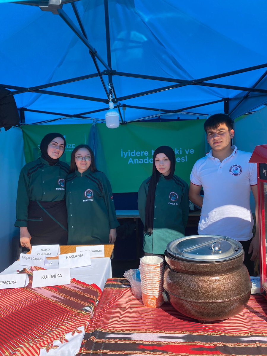 iyideremtal's tweet photo. 3. Ulusal Rize gastronomi günlerinde biz de yerimizi aldık🧑🏻🍳👩🏻🍳 #rize #GastroRize #HaydeFestivale #gastrofestrize #Influencer #rizebelediyesi @rizebelediye @gastrorizefest @rahmimetin @iyideremem @RizeMem53 @organizasyonRB https://t.co/DQtkCVMRZe