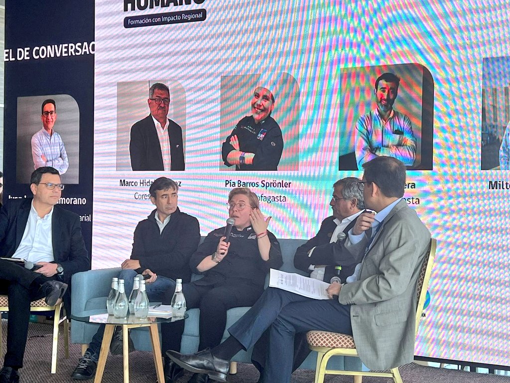 AiepAntofa's tweet photo. Ahora, @pia_barros jefa de la Escuela de Gastronomía, Hotelería y Turismo,  es parte del panel de conversación del seminario #capitalhumano 
Junto a @CEIM_FEE @fulcro_afta y #Coresemin. Modera @jizamorano de @CorfoAntofa https://t.co/8Rj6cVc0lu