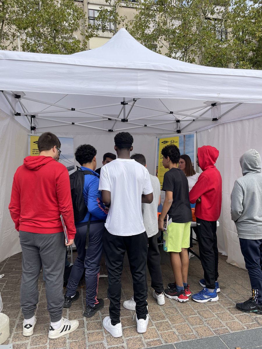 📣 PLACE DES TP CHÂTEAUROUX 📣

Les collégiens sont venus nous rendre visite pour en apprendre plus sur les travaux publics ! 🤩

#acteurspourlaplanète #travauxpublics