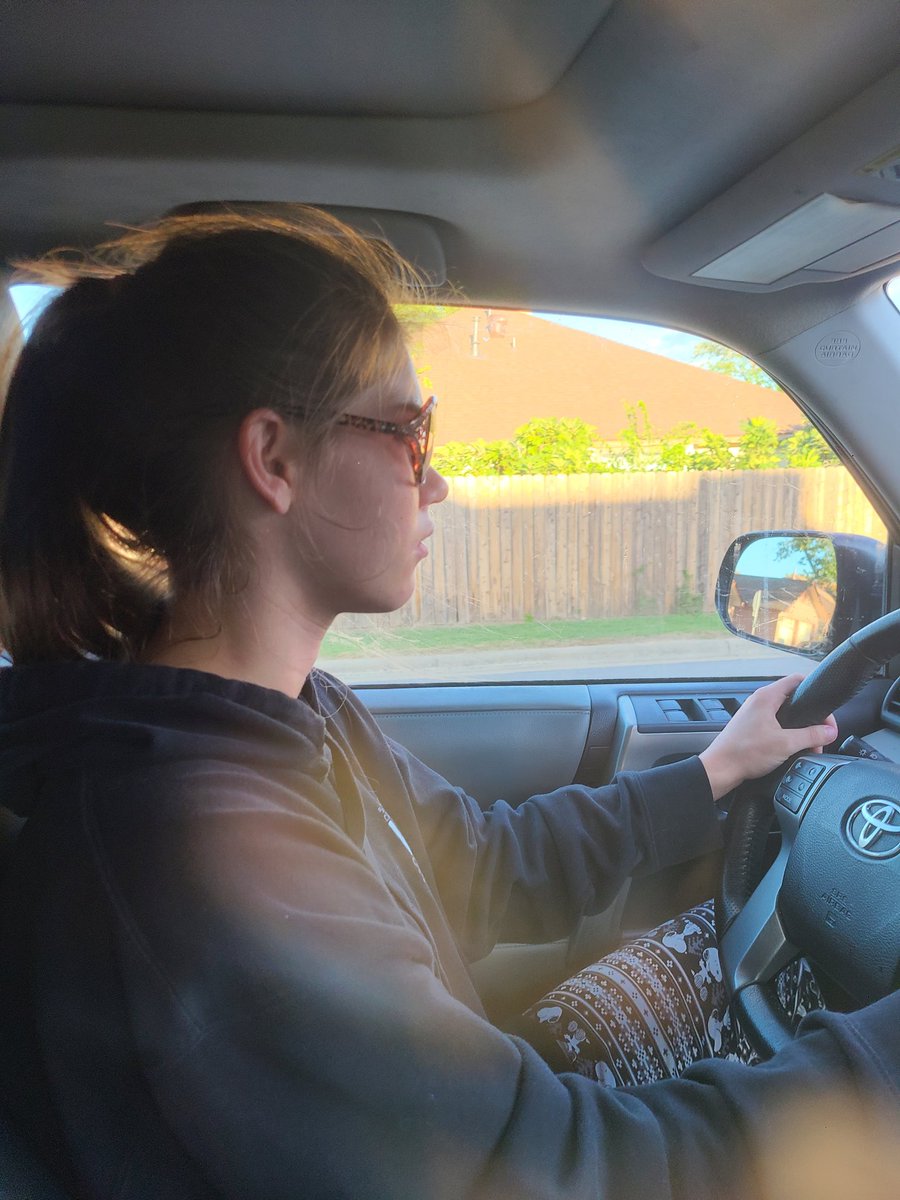 KristinLPLT's tweet image. She drove me to the grocery store last night.  I survived!  #studentdriver