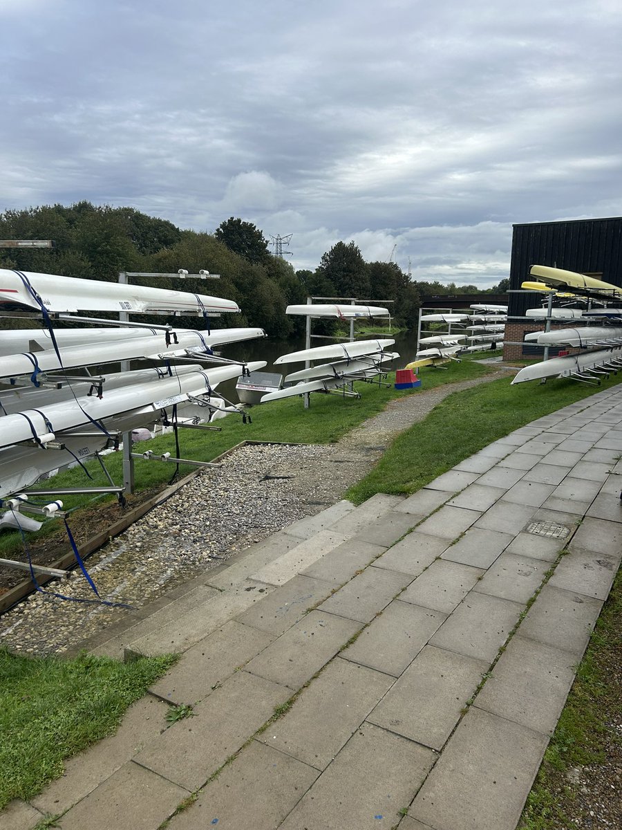 DanBusfield's tweet image. Great meeting with @BritishRowing and @Leedsrowing today. Fantastic facility in the heart of Leeds. Am I the only person who didn’t know that shoes were built in! #novice