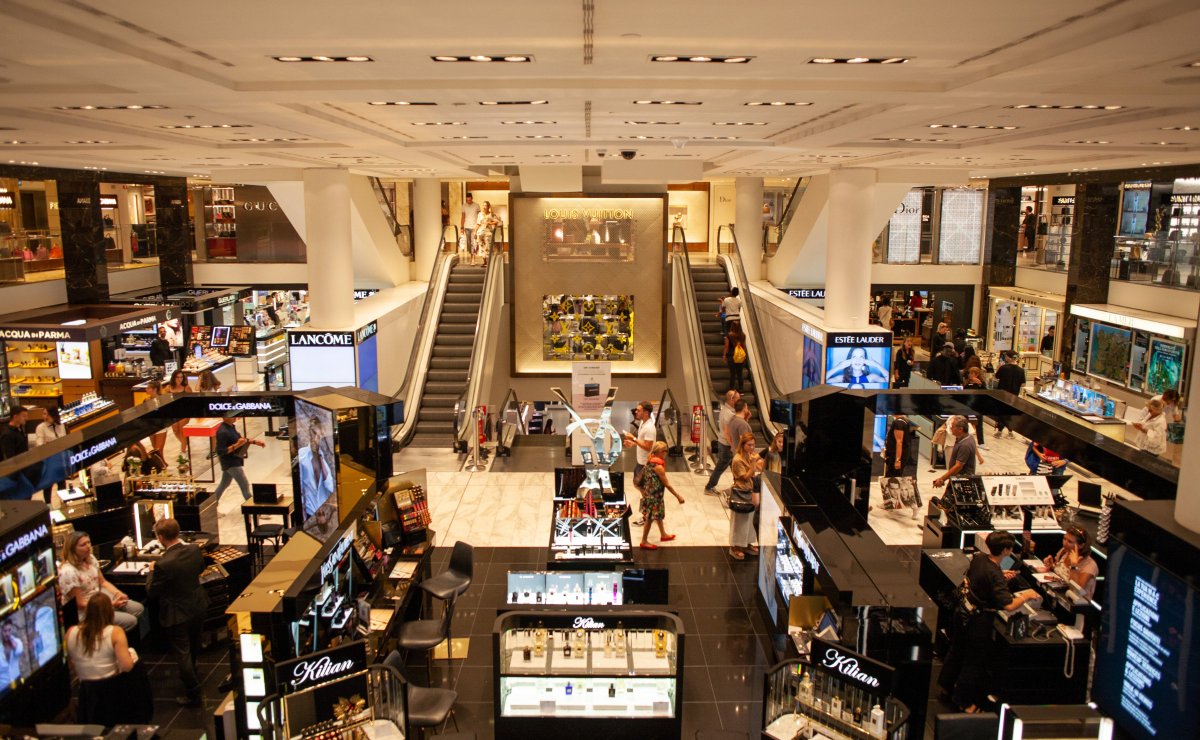 DataAppeal's tweet photo. In the competitive world of #retail &amp; #CPG, understanding and acting on #customersentiment isn't a choice – it's a necessity. Learn how customer sentiment data fuels innovation, enhances experiences, and boosts your bottom line.  
💡 Dive in for insights: https://t.co/r8N5AHLUit https://t.co/rTXwBPFgGv