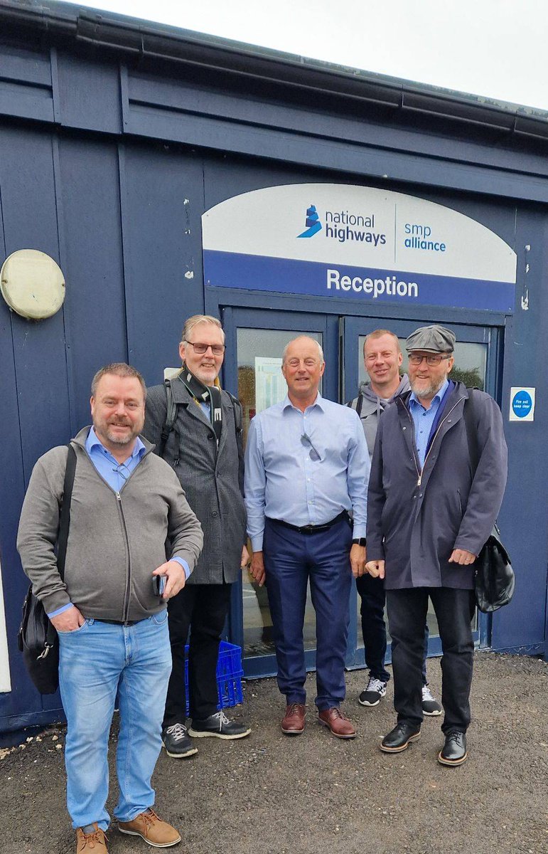 Antoisat pari päivää vierailua National Highways UK vieraana. Tiedonvaihtoa ja yhteistä oppimista rakentamisen ja rakennuttamisen kehittämiseen.Hyviä ajatuksia herättänyt excu.  <a href="/vaylafi/">Väylävirasto</a> <a href="/petepexi/">Petäjäniemi Pekka</a> <a href="/magnus_nygard/">Magnus Nygård</a> Mauri Mäkiaho ja Jarmo Niskanen isäntämme Steven Williams kanssa.