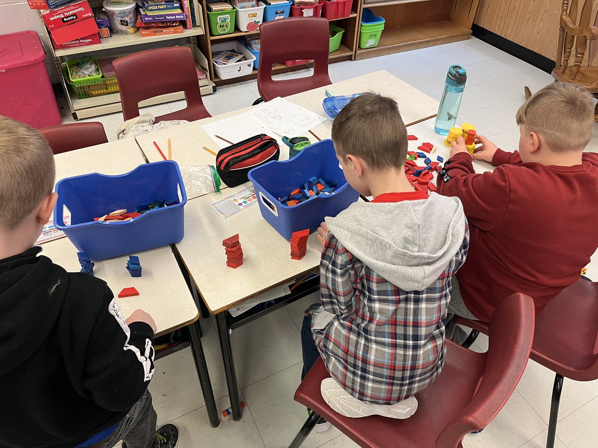 MrsCstudents's tweet photo. Counting large numbers @AllHallowsE @NLESDCA https://t.co/PHiOaWYAMX
