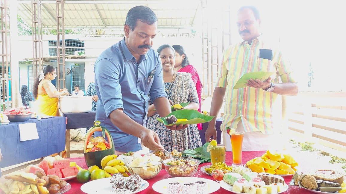 Navanee17151804's tweet photo. ഗവൺമെന്റ് യുപിഎസ് മഞ്ചവി��ാകം ചാരിറ്റി പ്രവർത്തനങ്ങൾക്കായി ധനശേഖരണാർത്ഥം നടത്തിയ ഫുഡ് ഫെസ്റ്റ് ഉദ്ഘാടനം ചെയ്തു.
 #നമുക്ക്_കൂട്ടായ്_കൊല്ലയിൽ https://t.co/RWEweQMtve