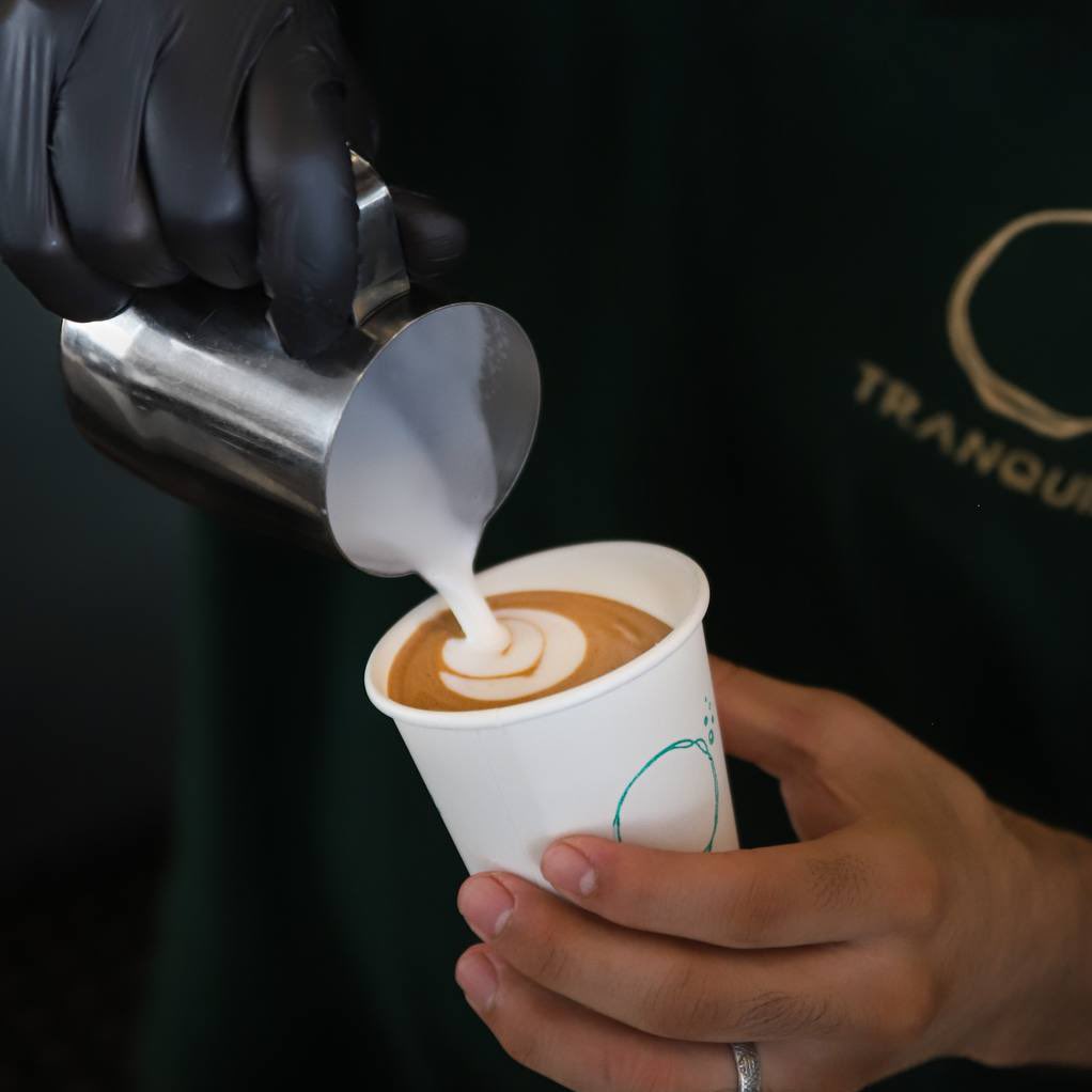 استمتعوا بمذاق قهوة مميز من #ترانكيلو ☕️🤎
وش قهوتكم المفضلة🤔؟

#ترانكيلو_كافيه #قهاوي_الرياض #قهوة