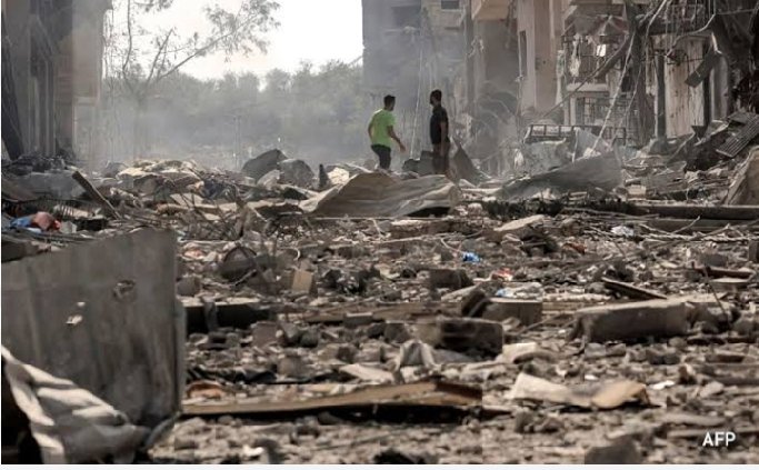 KennyVal11's tweet photo. Gaza city, Before and After....
#Gazagenocide 
#IsraelFightsBack 
#HamasTerrorist 
#FreePalestine https://t.co/fqJoKKJFCK