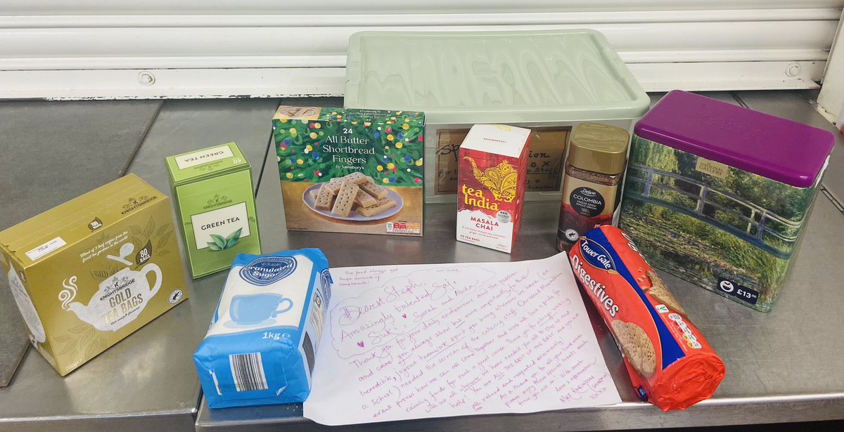 Only 6 weeks at being manager at this unit, today me and my team received this note with all these goodies 🥰 I had tears in my eyes reading this 🥹it’s so nice to be appreciated and that all your hard work is playing off. WELL DONE TEAM 👏👏👏👏 @mellorscatering