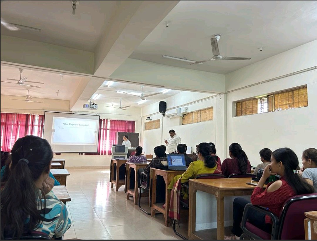 UniversityJammu's tweet photo. The Department of Commerce, University of Jammu in collaboration with ICA Edu skills Pvt. Ltd. organised a Lecture on ‘Career Guidance’, to equip the students with the knowledge and skills needed to make informed career decisions. 
@OfficeOfLGJandK https://t.co/zI8RUJhNRv
