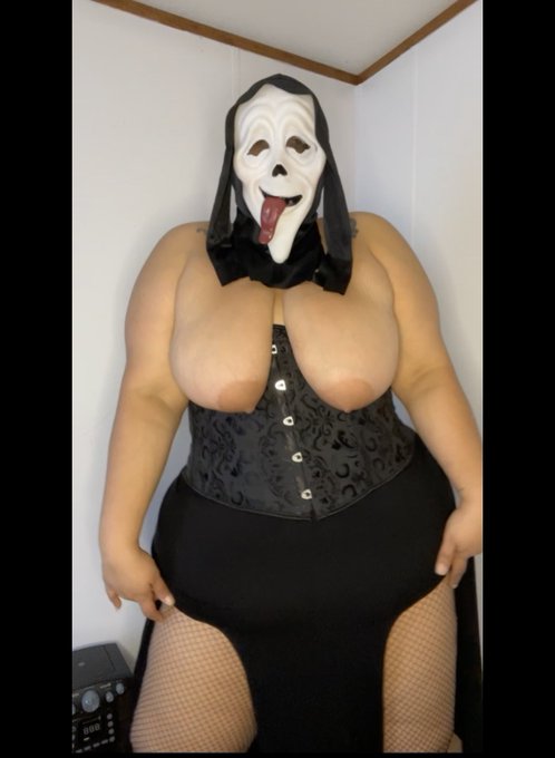 Happy Friday the 13th Spooky Bitch birthday to me! &hellip; go sub while I have a bday discount and wish me