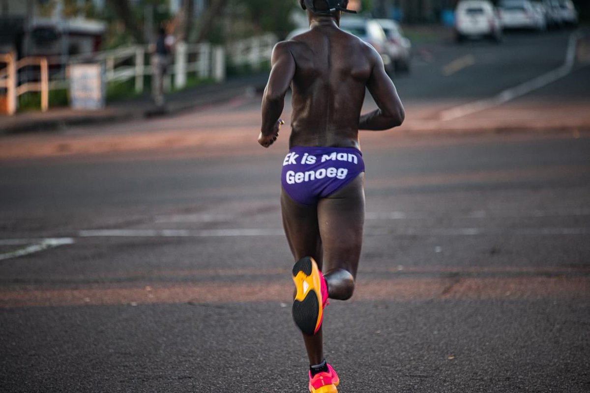 _ArriveAlive's tweet photo. Thousands of brave men and boys run cancer outta their hoods around SA to raise awareness about prostate and testicular cancer https://t.co/SXqD3vQfJd… #ArriveAlive #CancerAwareness #DaredevilRun @Hollard @CANSA https://t.co/QulgDjKNki