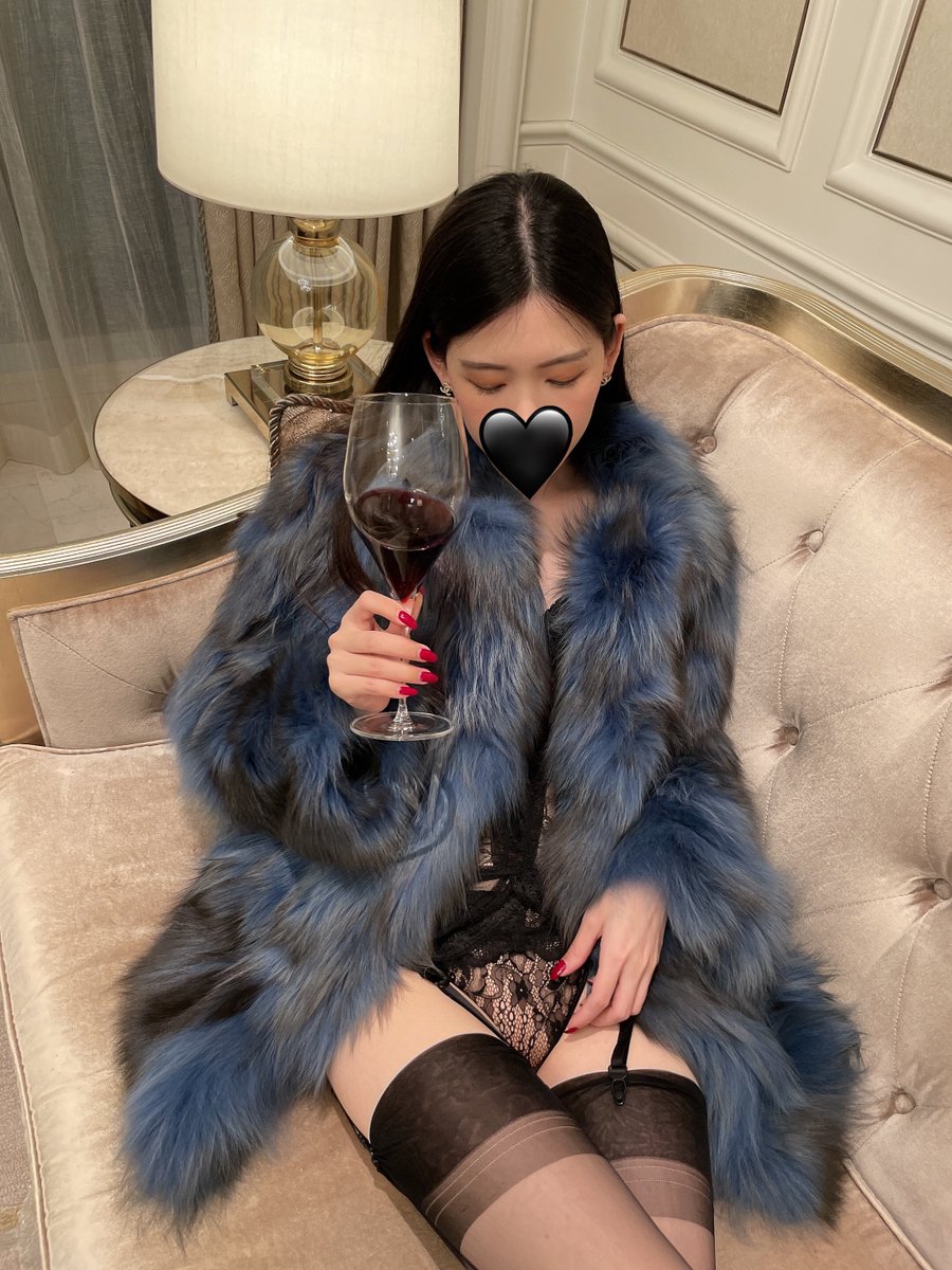 #ChristianLouboutin 

“我们会以什么样的姿势相遇呢？” https://t.co/McsDUS0ni4