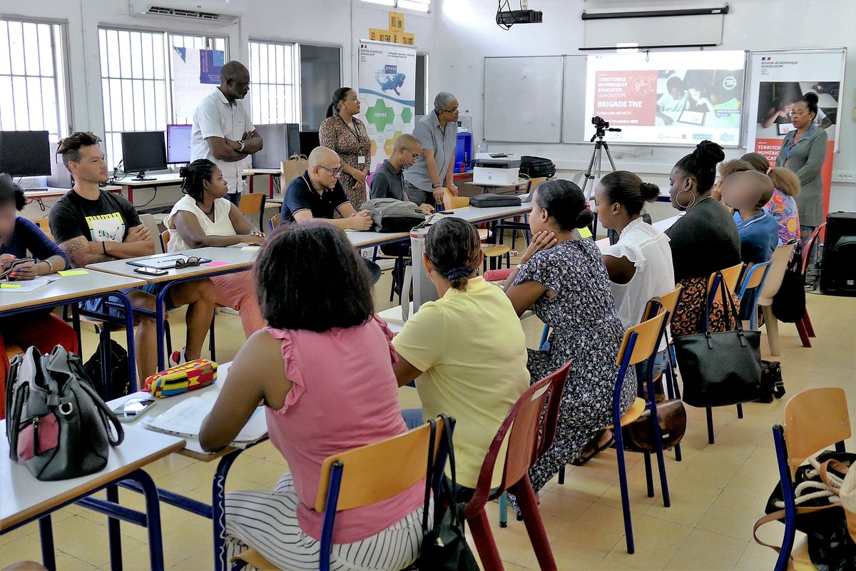 🚨 1ère brigade #TNE971 de <a href="/DANE_971/">DRANE de Guadeloupe</a> au collège Jules MICHELET de Pointe-à-Pitre :
🎯renforcer les #CompétencesNumériques des enseignants
🎯aligner les #PratiquesPédagogiques avec les opportunités offertes par le #numérique
🎯encourager l’#InnovationÉducative
#NE971 <a href="/AcGuadeloupe/">Académie de la Guadeloupe</a>