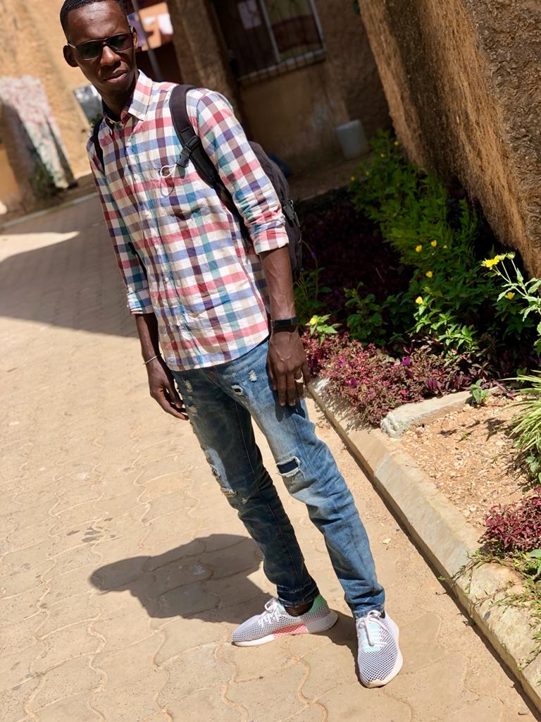dieyemasamba2's tweet photo. @allopassane 1m98 là🐐 https://t.co/UmuDkSblEF