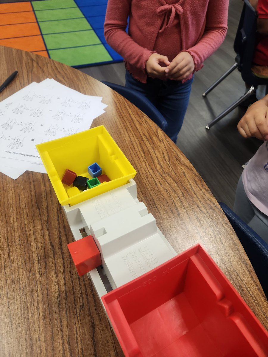 smalldogmom57's tweet photo. Creating equal equations with a balance scale! 7+6=9+4
#RISDignite
#RISDbelieves
#proud2beNRE
#teamof2
#1stgrade https://t.co/1fL57Gk5Jv