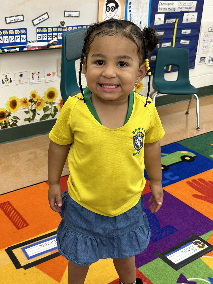 LaurenToffel's tweet photo. We are celebrating Multicultural Day here at JMFECLC! #TogetherWeCan #jmfeclc @LBpublicschools @MrsCarrollLBPS https://t.co/a3BNhxuX7C