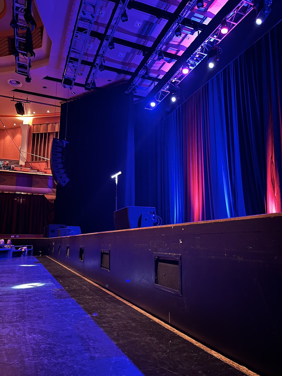 nickjenner101's tweet photo. Front row for Tom Allen at the Brighton Dome tonight! Very excited! 

#tomallen @tomallencomedy https://t.co/sajNuEnd6M