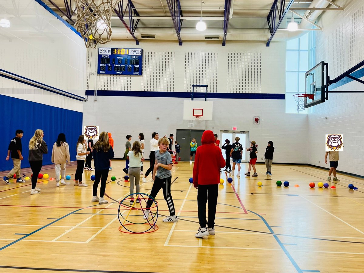 Sports Performance 7 playing a game of 'Hula Hut' at Genesis Place earlier this week. Thanks to <a href="/GenesisPlace/">genesis_place</a> for introducing us to a great game! #rvsed #saferespectfulresponsiblebulldogs