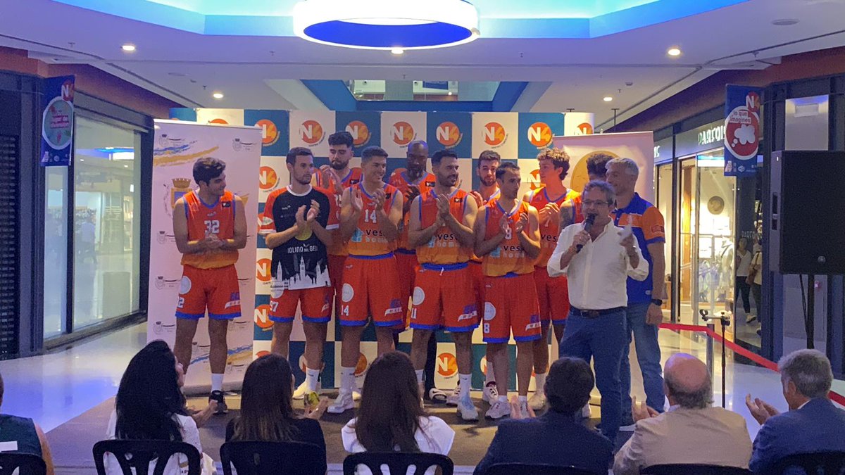 Hoy se ha presentado en el Centro Comercial N4 nuestro equipo de Primera Nacional. Agradecemos a nuestra Excma. Sra. Alcaldesa, a la Delegada de Deportes y a la dirección del <a href="/EcijaN4/">Centro Comercial N4</a> por su apoyo y colaboración. 👏👏💪🏀🏀