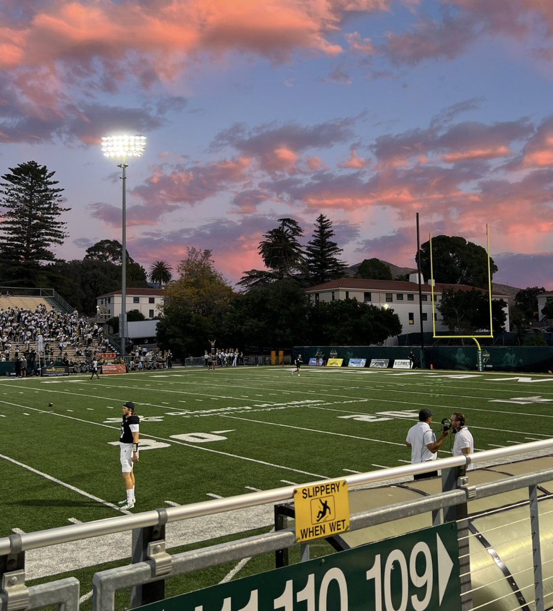 Future looks bright @calpolyfootball‼️ Thanks @wesyerty24, @CoachRyanPayne @CoachCross2 & Staff, the visit, tour, genuine hospitality & One on One @CoachWulff‼️
Game day was🔥 @AsaChatman13, (⭐⭐⭐ 24/7, Rivals, Top RB Recruits📈)You ARE Truly Blessed& HighlyFavored🙌🏽God'sPlan🙏🏽