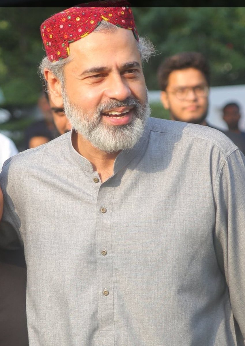 Beautiful Look of Imran Bhai 🤍♥️✨ Ma sha Allah 🤍 @ImranRiazKhan bhai you are looking nice in sindhi topi. Allah Talah apko humesha salamat rakh aay 🫶🏻❤️