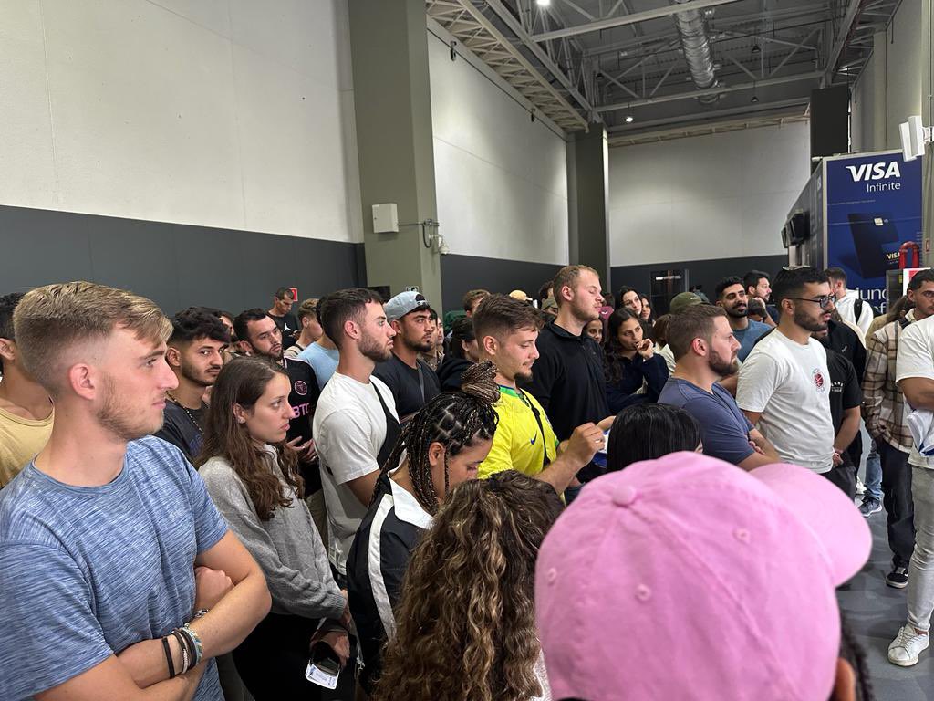 ืืฉืจื ืืืืฅ tweet media