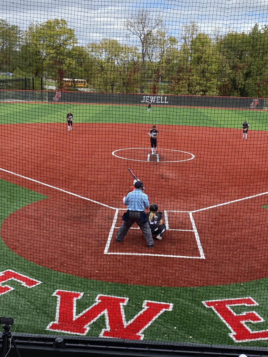 PHS_stitchball's tweet photo. Beautiful setting for the district semifinals at William Jewell! ⁦@jewellsoftball⁩ https://t.co/n3FBI9z3p5