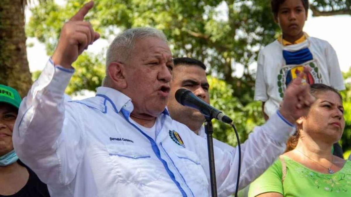 polianalitica's tweet photo. ⚪ Bernabé Gutiérrez: nosotros advertimos del fiasco que serían las primarias. 

🗣️ Los que se creyeron dueños de la oposición pretendieron vender candidaturas inhabilitadas pero aún así continuaron "hasta el final". https://t.co/82f9hh2Acq