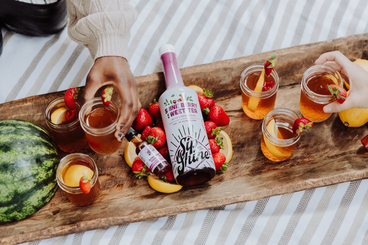 The ultimate addition to any charcuterie board. 🥃

#GitchaASip #SipShine #Moonshine #Picnic #Cheers