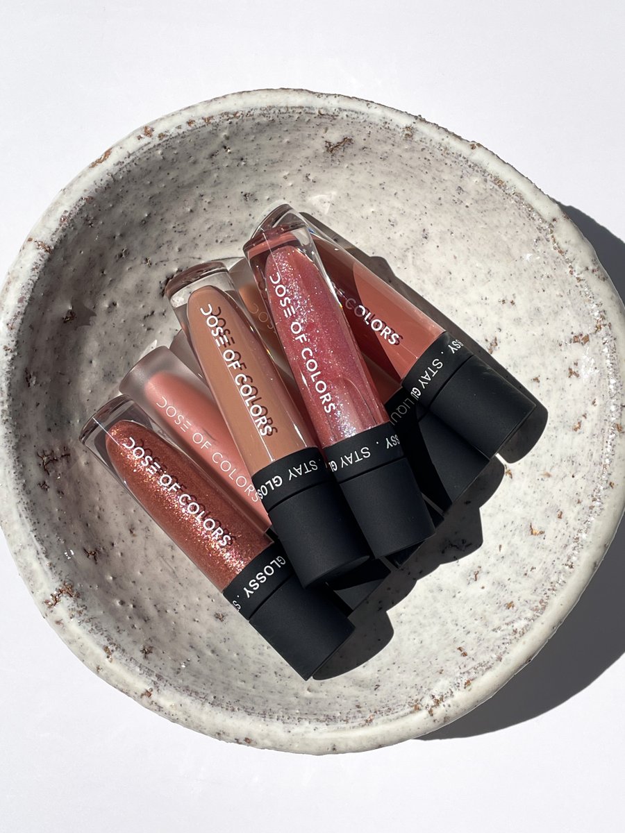 Doseofcolors's tweet photo. The tones from our holiday lip sets are *chefs kiss* 
Shop our limited edition sets on https://t.co/netSpueLgy (get ‘em before they’re gone 👀) #doseofcolors #lipsets #holidaysets https://t.co/lue0kpj2wH