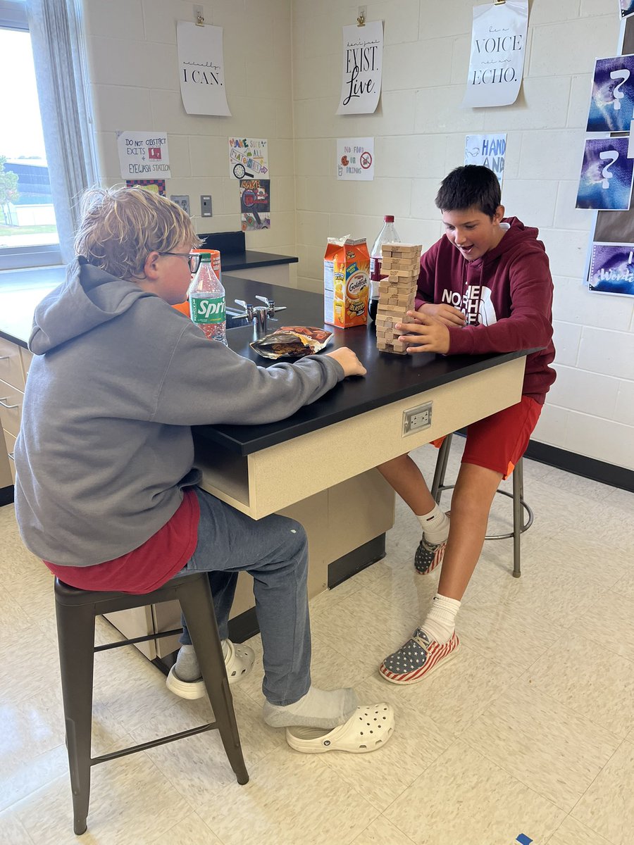 nrubenthaler's tweet image. Science classes having a little fun to finish the first quarter. A well deserved day of snacks and games.  We 💗 GHS. @GBurgSwedes @SwedesAD @SethRyker