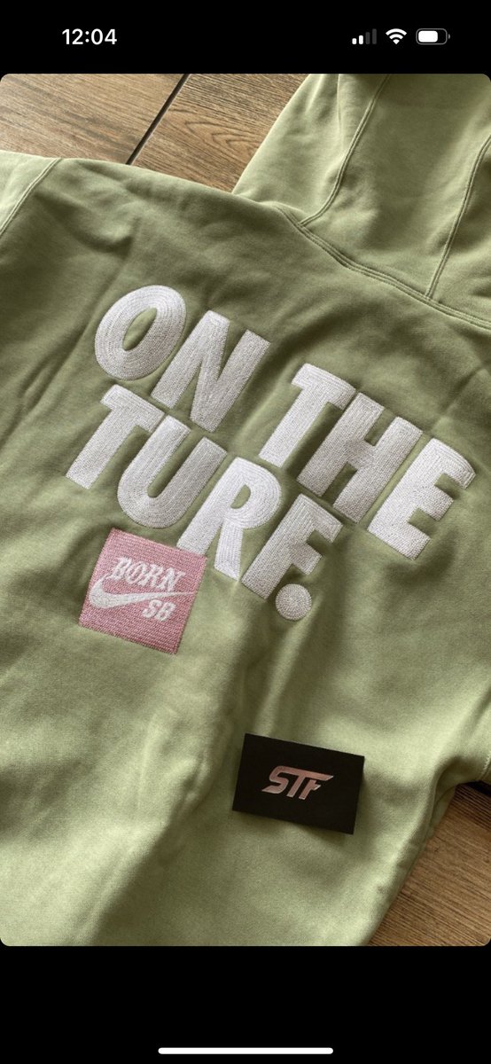 HORHEAD_Sales's tweet photo. Unreleased / never before seen Born X Raised Nike SB hoodie found in an outlet in Chile https://t.co/QlHTelk97b
