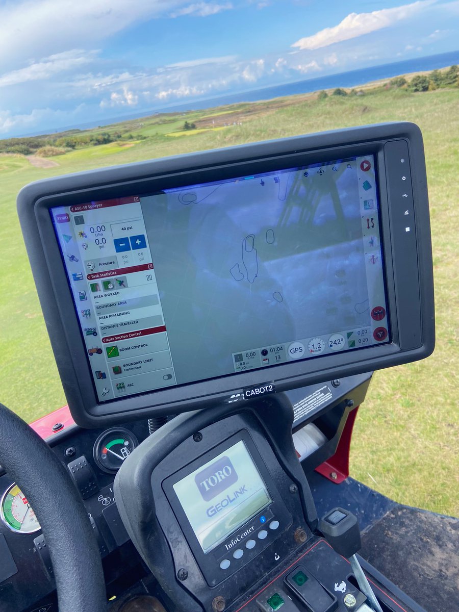 desdamona_09's tweet photo. A lot of learning happening today on the Links. Iโm sure Iโll love itโฆ once I learn how to use it properly #geolink @ToroGolf https://t.co/BnpQz1QTP8