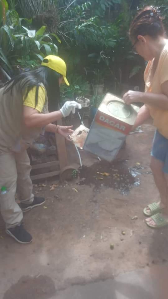 SenepaParaguay's tweet photo. #Arbovirosis | Las acciones contra el Aedes aegypti, en todos los puntos del país, no se detienen.

✔️ Este fin de semana redoblá esfuerzos previniendo criaderos con la familia y la comunidad.

#MeComprometo
#GobiernoDelParaguay https://t.co/D191oZmv9Z