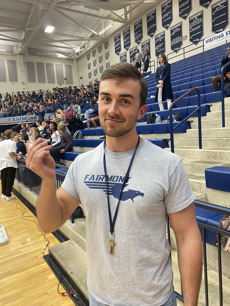 Mrs_Stickel's tweet photo. What a fun pep rally, @birdisthaword13 and @KFHSFirebirds! Congrats to #Advisory121 on winning the advisory collections. Now let’s go Beat Centerville in #SpiritChain and @FBFairmont! https://t.co/nYJvroubQz