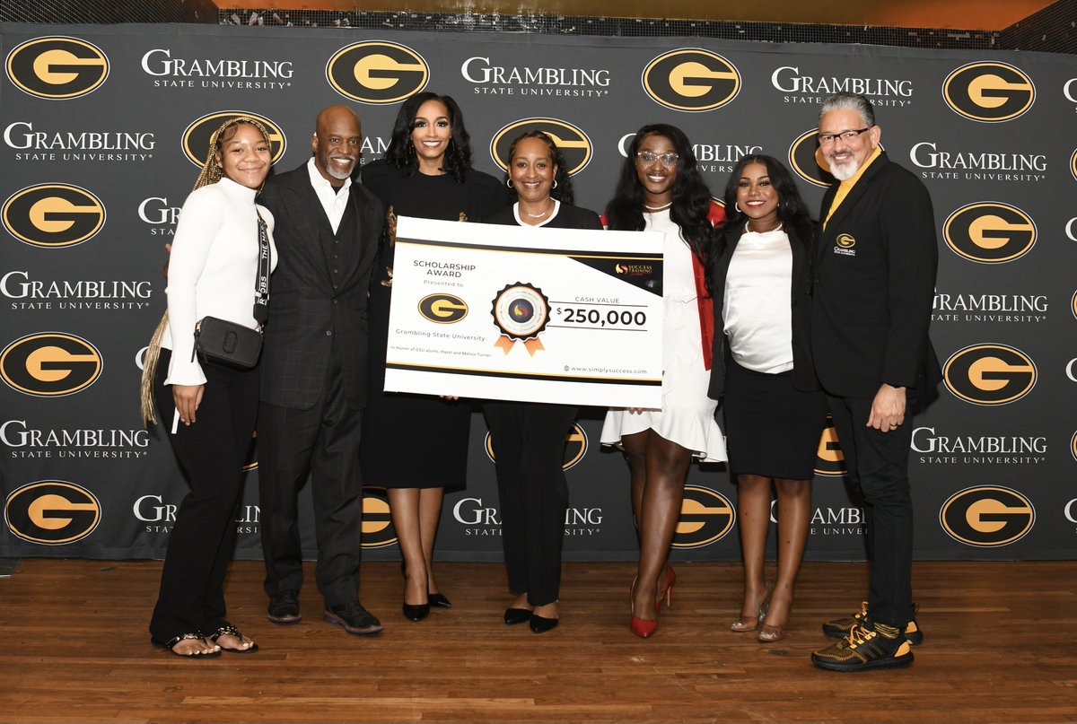 Grambling1901's tweet photo. The Distinguished 10 Award Ceremony ended in grand fashion as @hustontillotsonuniversity President Melva K. Wallace and Dr. DL Wallace, President and CEO of the Success Training Institute donated $250,000 in soft skills services to GSU students. #TigersLead #gramfamhc #GramD10 https://t.co/1Si8tQI2PW