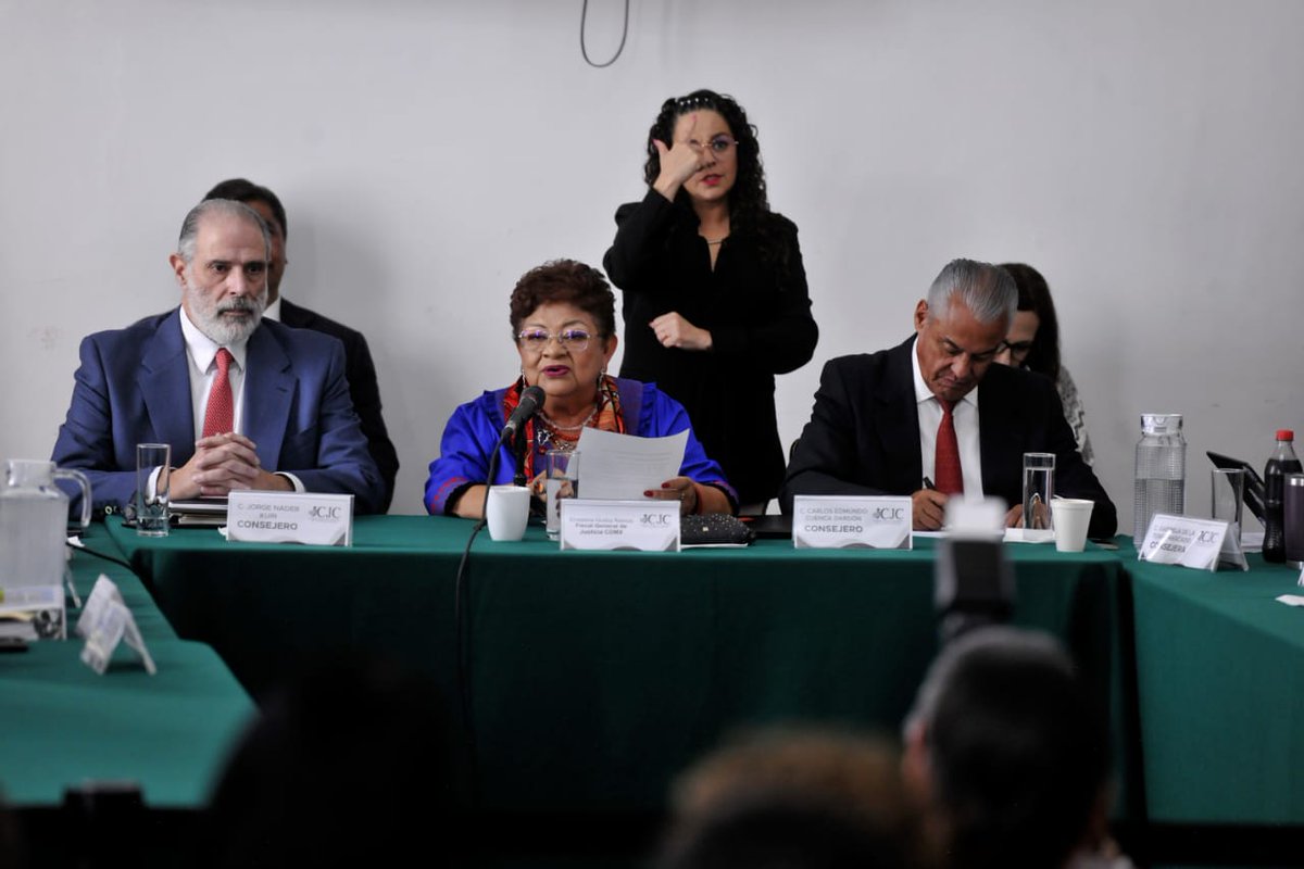 FiscaliaCDMX's tweet photo. Los resultados se reflejan en una mayor eficiencia y en la mejoría de la percepción ciudadana. A lo largo de mi gestión he reiterado que las víctimas están en el centro del proceso de justicia y quiero decirles que cuando digo que las víctimas están al centro del proceso de justicia, es por convicción y coherencia de vida.
#PorLaJusticiaErnestina